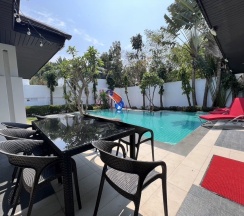 Вилла Luxury с 4 комнатами с видом на бассейн в Villas In Pattaya