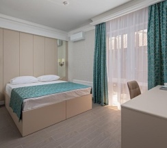 Делюкс c балконом в M-House