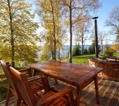 Четырёхместный Барнхаус на берегу озера в ЭкоPort на Отрадном