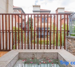 Вилла Deluxe в Rising Hot Spring Resort Kunming