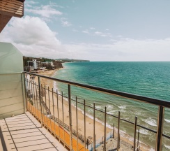 Супериор с балконом и видом на море (одна кровать 160 см, диван 120 см) 3* в Golden hills