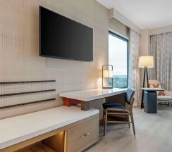 Четырёхместный номер Standard в Cambria Hotel Austin Downtown