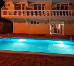 Семейный  с балконом  видом на море и бассейн в Aqualife