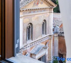 Люкс Superior с красивым видом из окна в Sentho Roma
