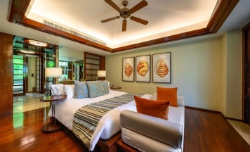 Двухместный номер Deluxe с видом на сад двуспальная кровать в Отель Centara Grand Beach Resort and Villas Krabi