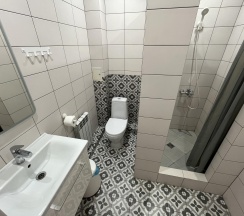 Номер стандарт семейный с 2 односпальными и 1 двуспальной кроватью в Домино