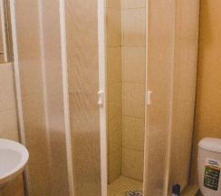 Номер стандарт с 2 односпальными кроватями (мансарда) в Картуши