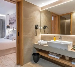 Люкс Premium в Ibis Styles Heraklion Central