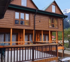 Трехкомнатный комфорт | с балконом и террасами | вид на горы в Hayat Haus
