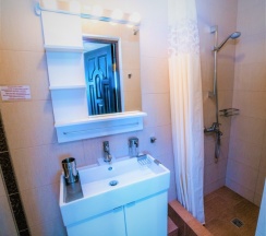 301 - Четырехместный мансардный номер с прямым видом на море в Азов Инн