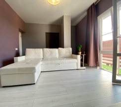 Апартаменты с 3 спальнями в Белое солнце