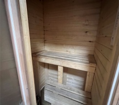 Дом с двумя спальнями и мансардой в Dream house