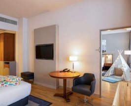 Номер семейный Deluxe в Hilton Cologne