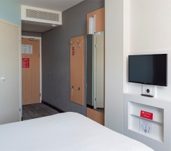 Номер Standard с двуспальной кроватью в ibis Cheboksary Center