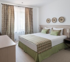 Номер комфорт премиум в Аверон