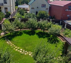 Двухместный полулюкс Мансарда с балконом и с красивым видом из окна двуспальная кровать в Тихий домик