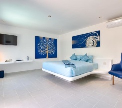 Семейный номер Standard с видом на сад в La Perle Luxury Boutique Hotel