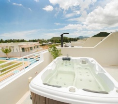 Люкс в Отель The Oriental Beach Pearl