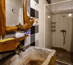 Двухместный полулюкс с красивым видом из окна двуспальная кровать в Излучина