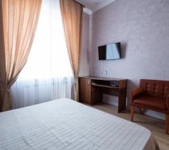 Номер стандарт с 1 двуспальной кроватью в Djump hotel