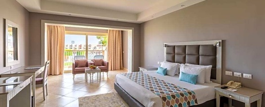 Двухместный номер Deluxe с видом на бассейн двуспальная кровать в Sunrise Crystal Bay Resort