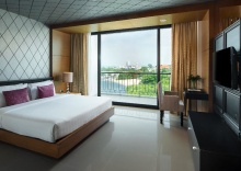 Люкс с 2 комнатами с видом на море в Way Hotel Pattaya