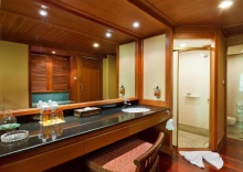 Трёхместный люкс Jacuzzi Grand в Diamond Cliff Resort & Spa, Patong Beach