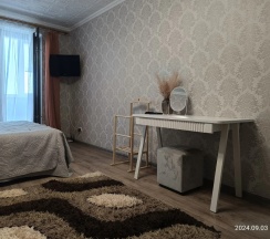 Апартаменты с балконом и с красивым видом из окна в Квартира Апартаменты Волжск