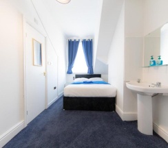 Двухместный номер Economy двуспальная кровать в The Adonis Hotel
