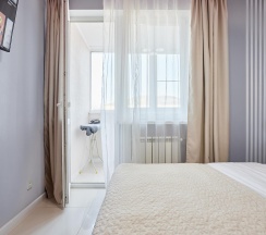 2-комнатные апартаменты люкс с 1 односпальной и 2 двуспальными кроватями в Ваш Комфорт Апарт на улице Дмитрия Благоева