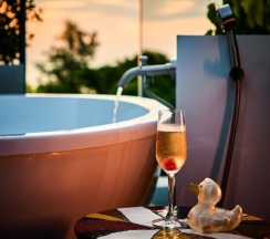 Люкс с балконом в Let's Sea Hua Hin Al Fresco Resort