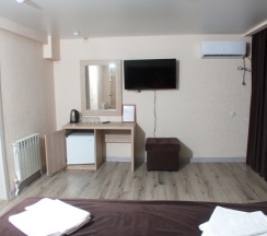 Полулюкс, двухкомнатный номер на втором этаже в Золотая рыбка