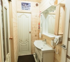 Домик с тремя спальнями и кухней в Hayat Haus