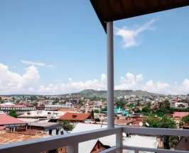 Одноместный номер Standard с балконом в Imperial House Hotel
