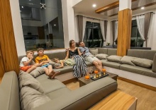 Двухместная семейная вилла двуспальная кровать в Happy Family Villa