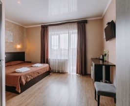 Стандарт с двуспальной кроватью или двумя односпальными с балконом в Монарх