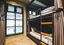 Кровать в общем номере в Bed Station Hostel Khaosan