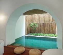 Двухместный Oceanfront Garden Pool Suite двуспальная кровать в Sala Samui Chaweng Beach Resort