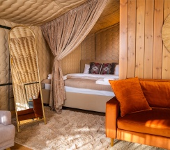 Лодж "Лесной" с террасой и огромными панорамными окнами в Lembo