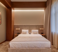 Двухместный номер Deluxe двуспальная кровать в Hayasa Hotel Yerevan