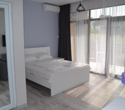 Трёхместный номер Standard с балконом в Guest House Madonna