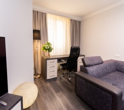 Двухместный люкс Президентский двуспальная кровать в Отель Downtown Suites Hotel Yerevan