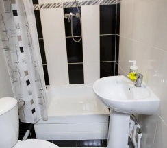 Кровать в женском 4-местном номере (удобства на этаже) в I hostel