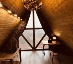 Шале с красивым видом из окна в SweeDom