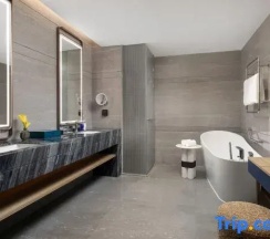 Люкс с 2 комнатами с видом на море в voco Sanya Dadonghai By IHG