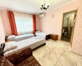 Трёхместный номер Standard с красивым видом из окна в Апельсин