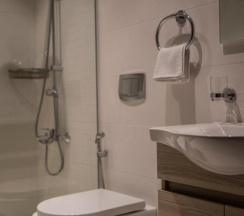 Одноместный люкс Royal с балконом в Naylover Hotel Suites