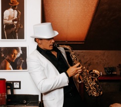 Премиум в За Кулисами