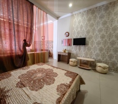 11. Апартамент-студия вид на бассейн в Art Home