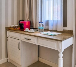 Двухместный номер Deluxe двуспальная кровать в Salonika Suites